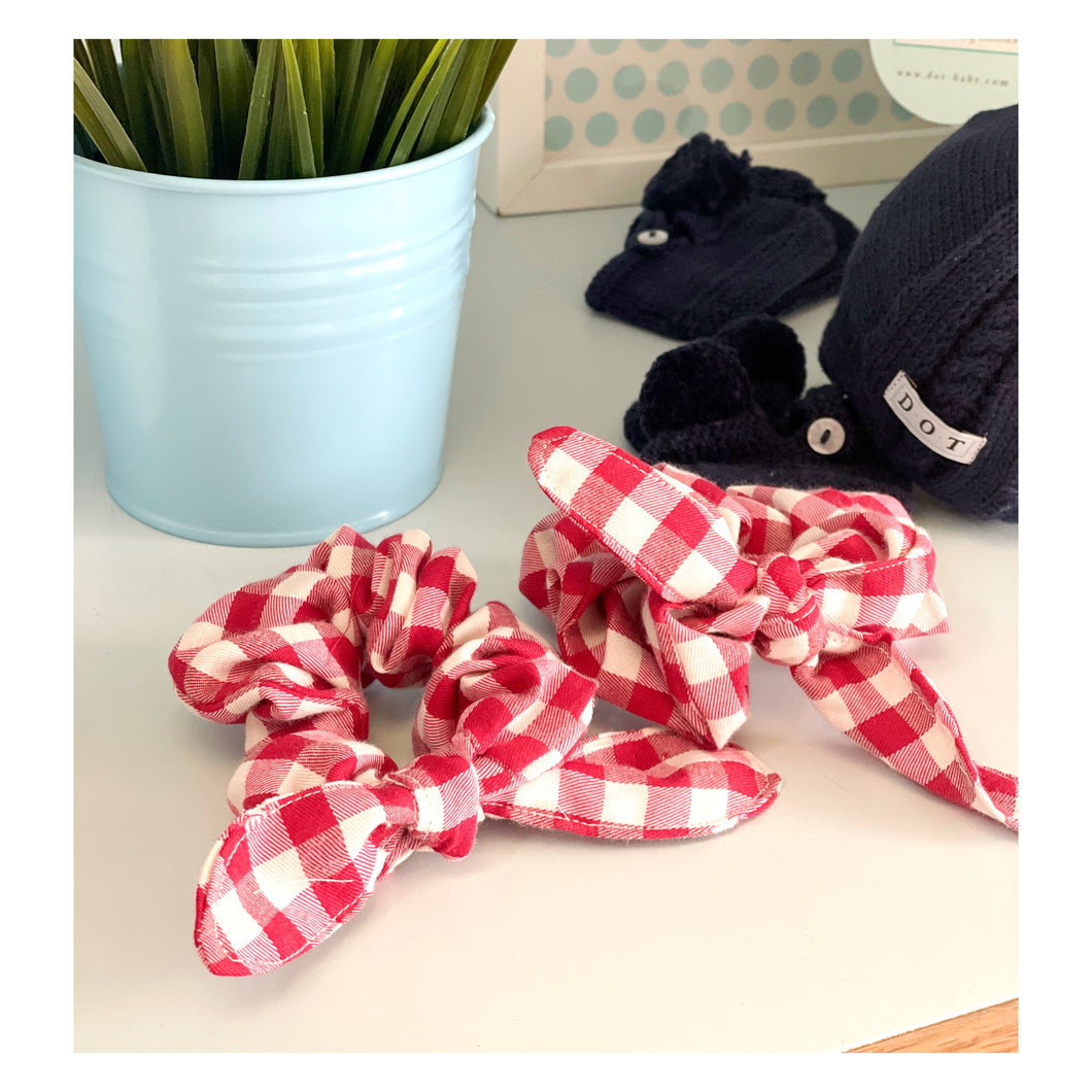 Scrunchie rojo check